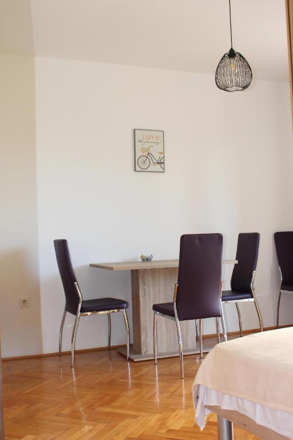 Apartmani Mia Jadranovo Eksteriør bilde