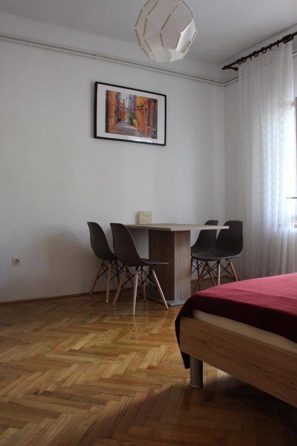 Apartmani Mia Jadranovo Eksteriør bilde